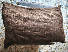 cuscino d'arredo coin casa marrone ricamato