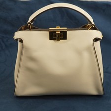 Fendi Peekaboo Essenzialmente