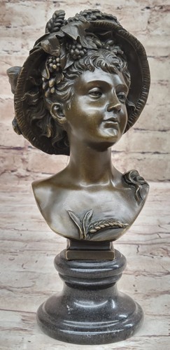 Elegante giovane donna - elegante, in