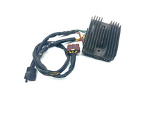 REGOLATORE DI TENSIONE