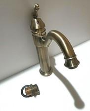 Rubinetto moderno antico