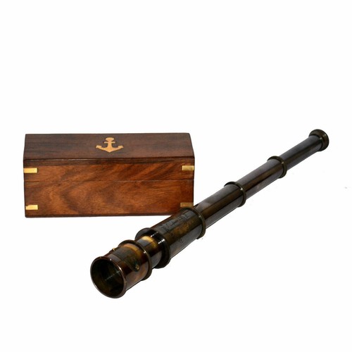 Antico telescopio marittimo - , in