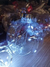 sfera in plastica trasparente