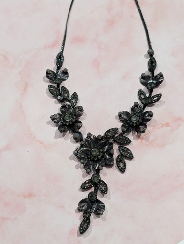 Collana nera leghe di - y,