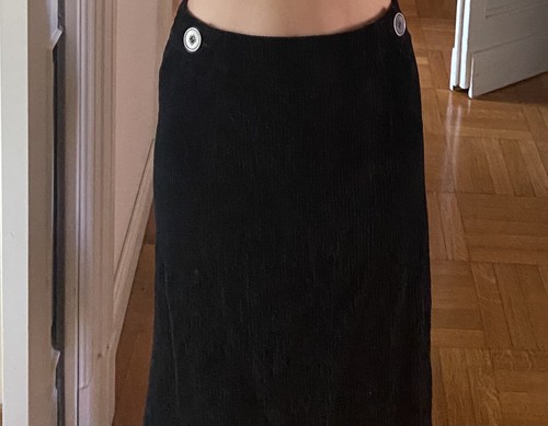Gonna lunga nera ragazza