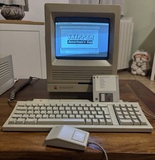 Vintage Apple Macintosh SE 30