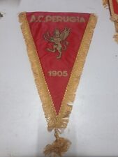 Gagliardetto vintage anni '80 PERUGIA cm. 25×40 circa. Manca l'astina.