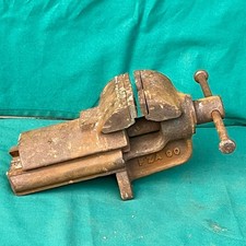 Antica vecchia morsa da banco