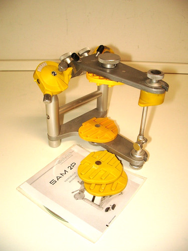 Articolatore dentale