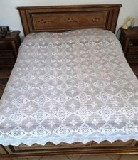 Copriletto matrimoniale bianco fatto a mano ad uncinetto