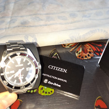 orologio uomo usato citizen con custodia originale,istruzioni mai indossato. 