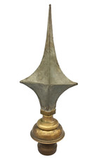 ANTICO PUNTALE DI BANDIERA