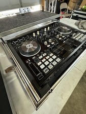 Native Instruments S4 MKII con