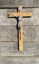 Crocifisso in legno di ulivo