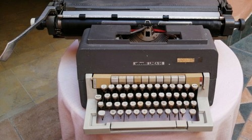Macchina scrivere olivetti - da,
