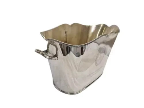 Elegante refrigeratore vino