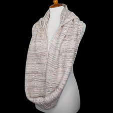 Sciarpa infinito con cappuccio