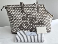 Anya Hindmach I Am A Sacchetto