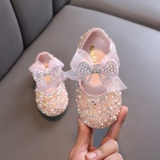 Nuove scarpe bambini