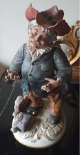 Ceramica porcellana  Mendicante Capodimonte Napoli marchio firma Ferrante cm. 32