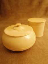 Coppia scatole da toilette in