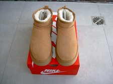 Stivali UGG Classic Ultra Mini