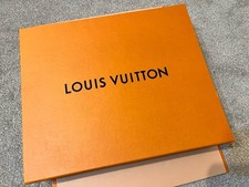 LV LOUIS VUITTON scatola vuota con busta, libretto. e nastro 35 x 37 x 8 cm