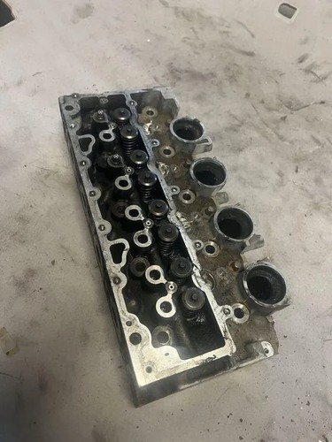 Testa cilindro motore peugeot - testa,