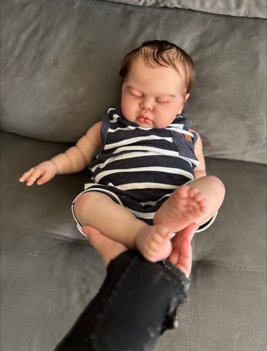 Realistic reborn baby 24in - realistic,