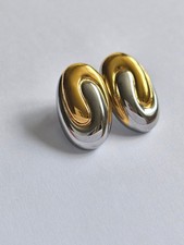 Eleganti orecchini in acciaio