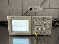 Oscilloscopio Tektronix TDS 1002 60 MHz 1Gs con 6 mesi di garanzia