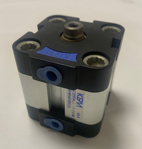 Cilindro pneumatico compatto