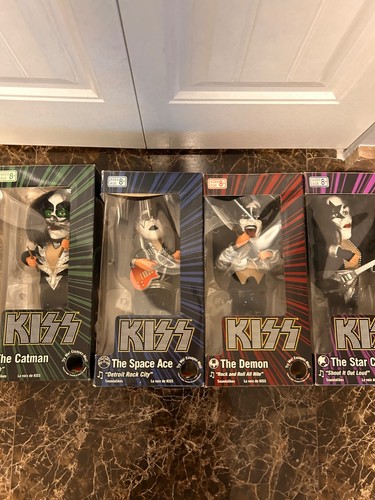 Kiss dolls box 2004 - in,