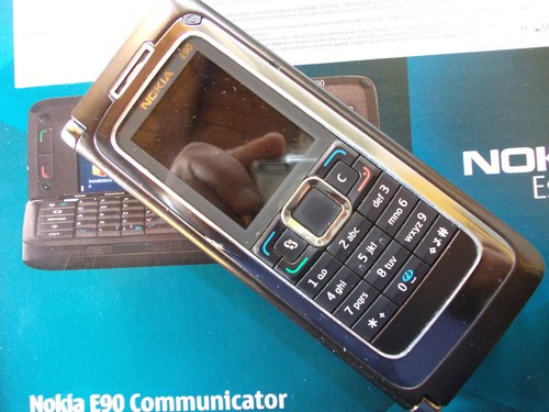 Nokia e90 communicator - nokia,