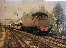 SPRESIANO linea Venezia-Udine - Locomotiva elettrica E.428.083 con un treno di