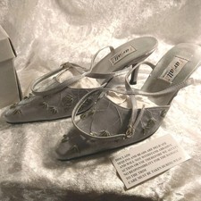 Scarpe in raso con cinturino