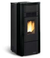 Stufa a pellet ventilata 5 stelle NORDICA EXTRAFLAME Giusy 5.0 nero 7,0 kW