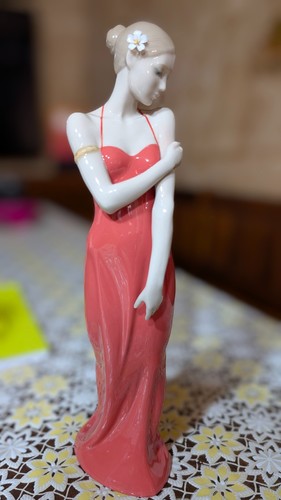 Statuina porcellana - statuina, in