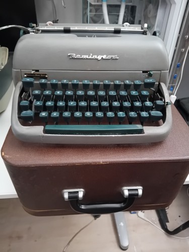 Macchina scrivere remington - scrivere,