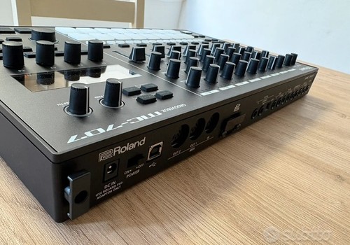 Roland 707 groovebox synth - roland,