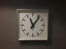 Orologio Da Parete Bauhaus Pragotron In Metallo Vintage