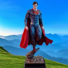 Superman Statue – Man of