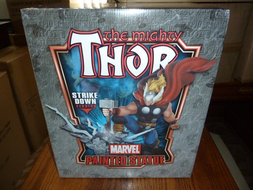 Statua thor strike down - statua,