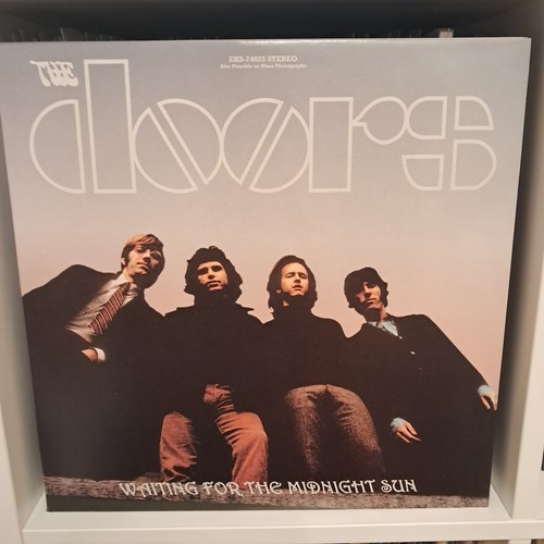 The doors waiting - –,