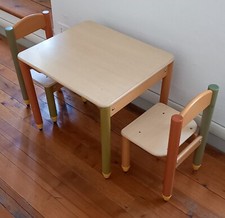 TAVOLINO BAMBINI CON DUE SEDIE - legno massiccio ottime finiture verniciato