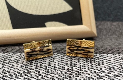 Corner work cufflinks - corner, button