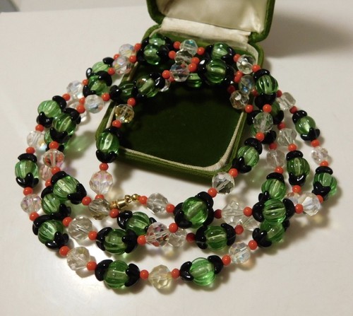 Collana vetro con - vetro, cappucci