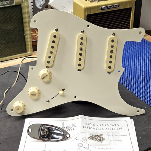 Fender eric johnson strat - fender,