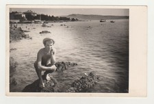 Affettuoso bello giovane uomo