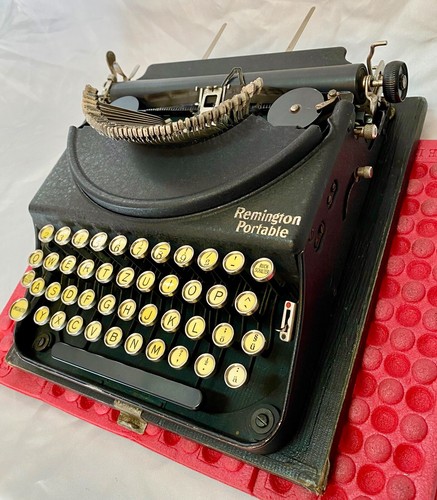 Antica macchina scrivere - da,